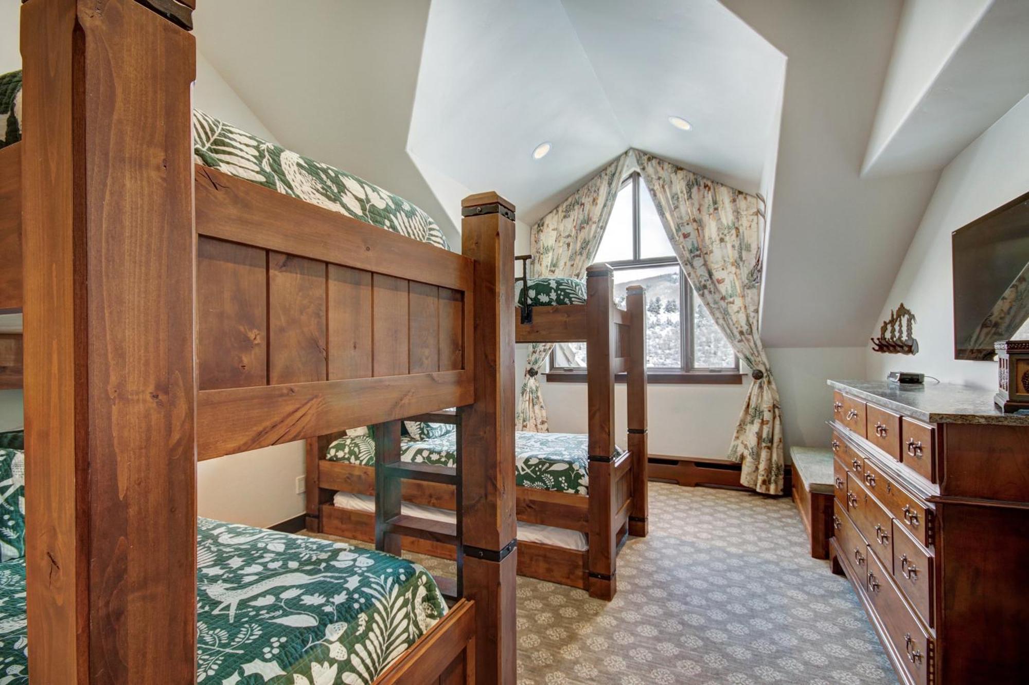 Luxury Ski-In 3 Bedroom Penthouse Inside Pines Lodge, Sleeps 10! Condo Beaver Creek Bagian luar foto