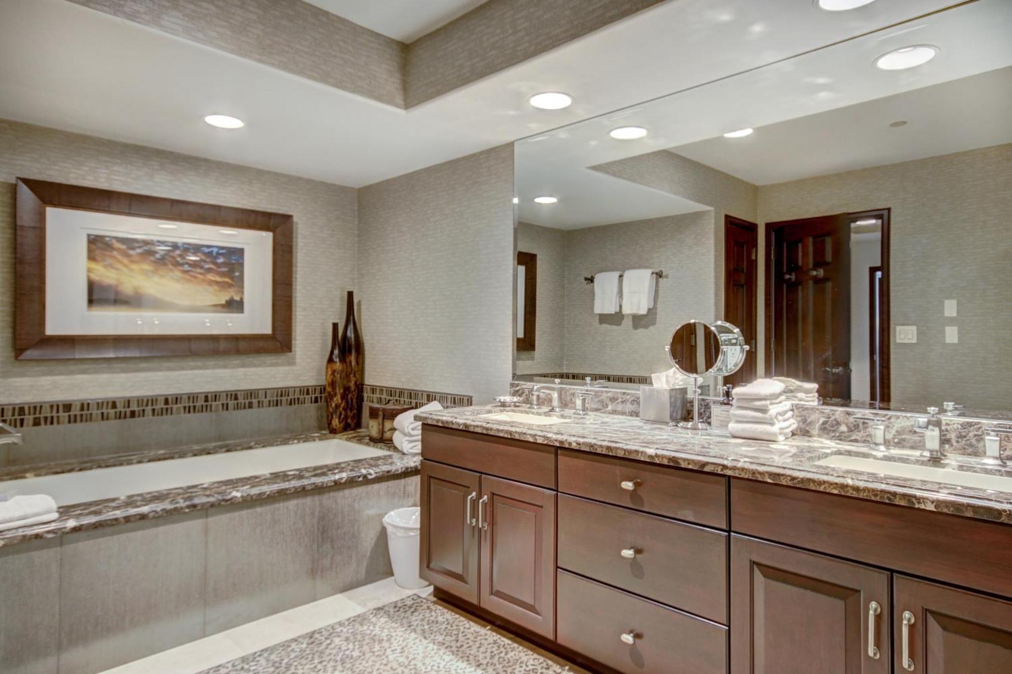 Luxury Ski-In 3 Bedroom Penthouse Inside Pines Lodge, Sleeps 10! Condo Beaver Creek Bagian luar foto
