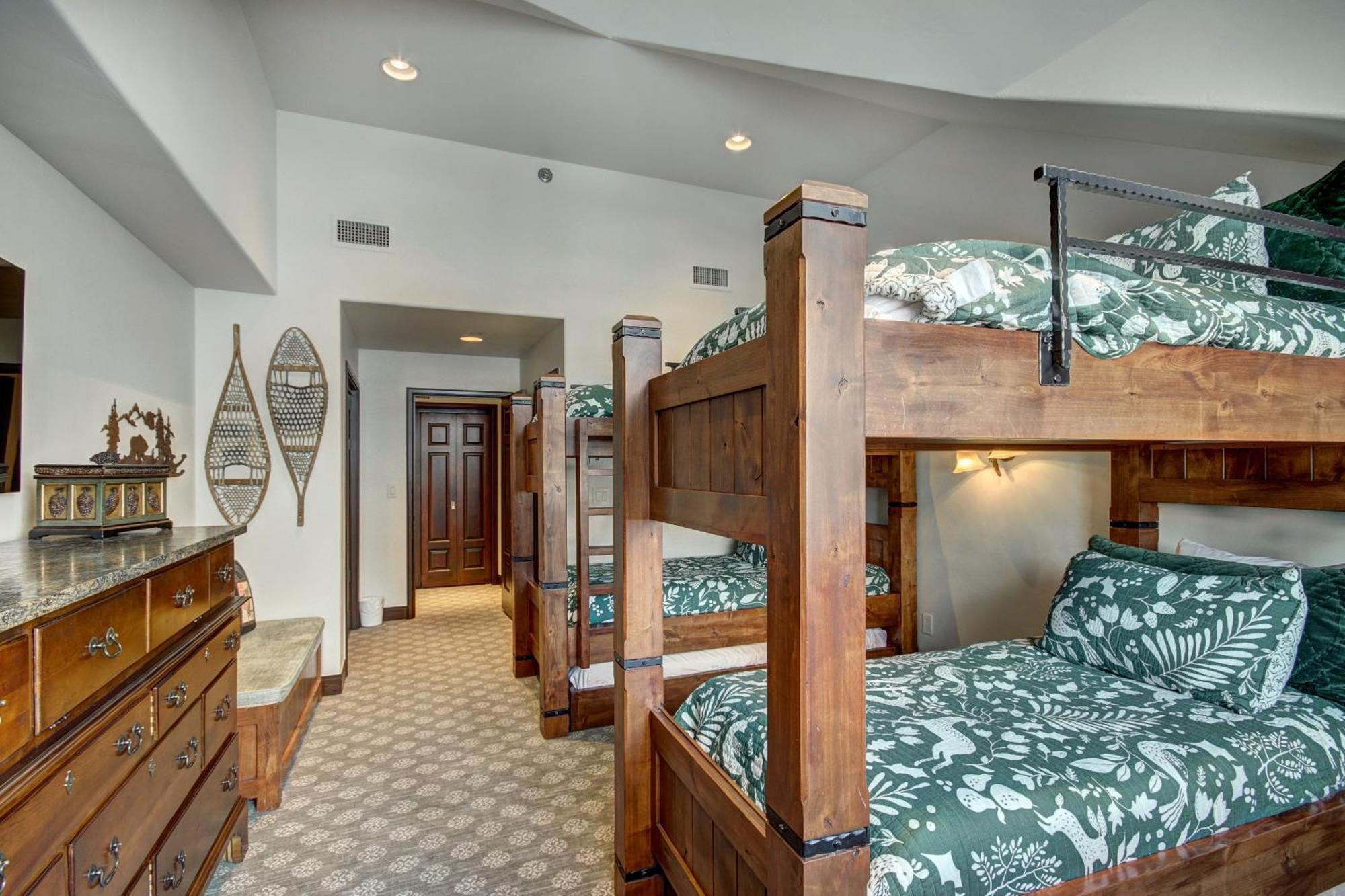 Luxury Ski-In 3 Bedroom Penthouse Inside Pines Lodge, Sleeps 10! Condo Beaver Creek Bagian luar foto